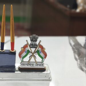 premium tricolour pen stand with clock & ashoka emblem